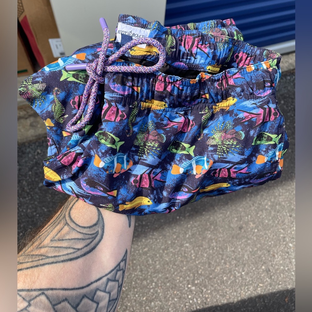 🐠Colorful Fish Print Swim Shorts trunks  Men’s Buoy Boat Size Large lined!  6”